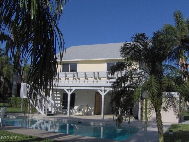 property at 140 Estrellita Dr