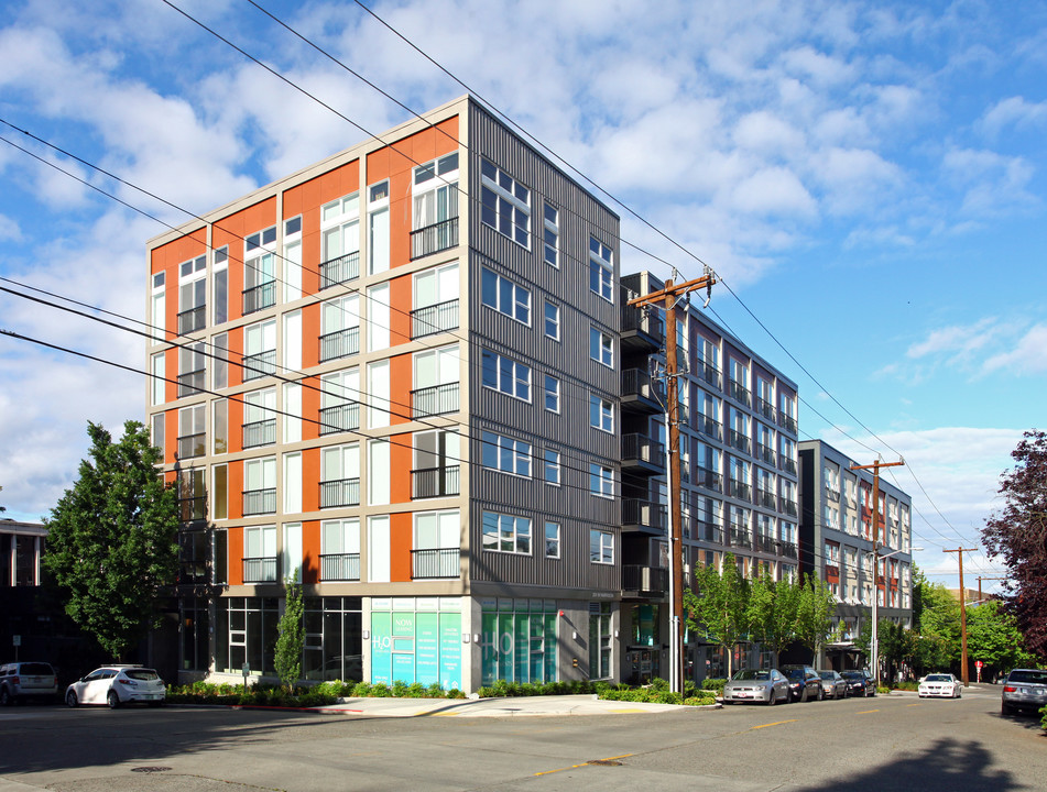 H2O Apartments in Seattle, WA - Building Photo