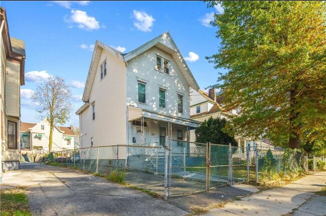 property at 315 S 4th Ave