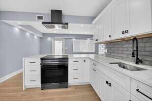 341 SE 3rd Ave in Delray Beach, FL - Building Photo
