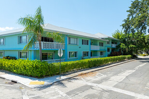 Four Twenty One Condominium in Lake Worth Beach, FL - Building Photo