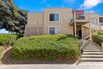 433 Autumn Dr in San Marcos, CA - Building Photo - Building Photo