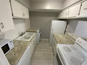 6402 Del Monte Dr in Houston, TX - Building Photo - Building Photo