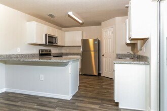 1831 SE Airoso Blvd in Port St. Lucie, FL - Building Photo - Building Photo