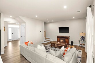 8209 Warbler Wy in Brentwood, TN - Foto de edificio - Building Photo