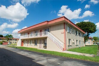 12800 SW 43rd Dr in Miami, FL - Building Photo - Building Photo