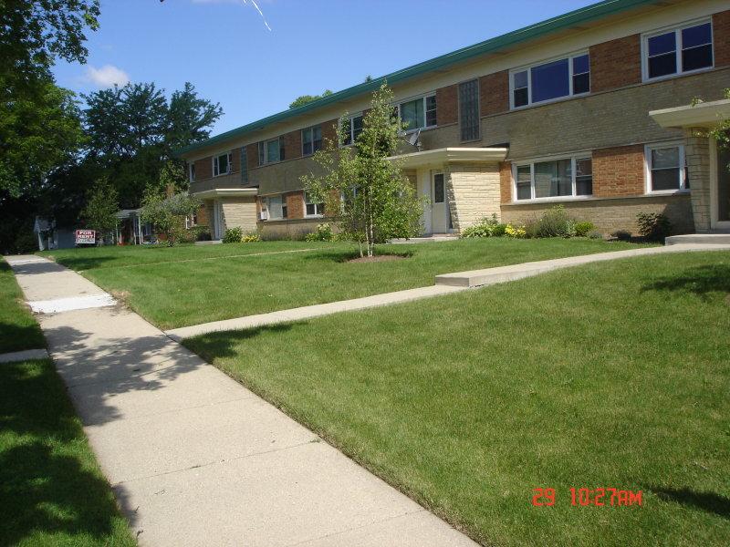 220-236 W Johnson St in Palatine, IL - Building Photo