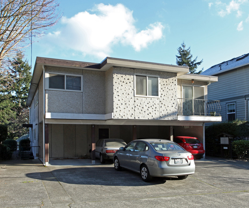 La Sienna Apartments in Seattle, WA - Building Photo