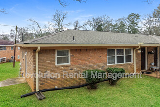 4421 Lynn Dr in Powder Springs, GA - Foto de edificio - Building Photo