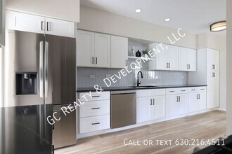 1076 S Parkside Dr in Palatine, IL - Building Photo - Building Photo