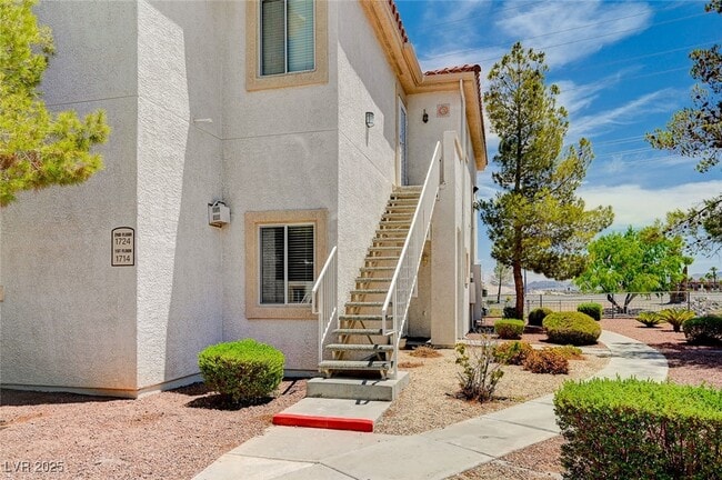 855 N Stephanie St in Henderson, NV - Foto de edificio - Building Photo
