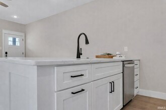 717 S Henderson St in Bloomington, IN - Building Photo - Building Photo