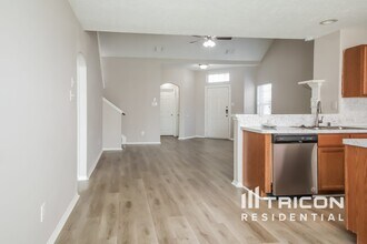 18451 Sunrise Pines Dr in Montgomery, TX - Building Photo - Building Photo