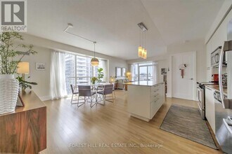 25 Broadway Ave in Toronto, ON - Building Photo - Building Photo