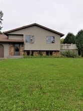 502 Prairie Ln, Unit A in Hudson, WI - Foto de edificio - Building Photo