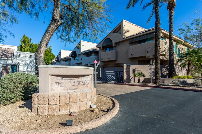 7240 N Dreamy Draw Dr in Phoenix, AZ - Building Photo - Building Photo