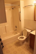 1946 Emerald Alley, Unit #1 in Eugene, OR - Building Photo - Building Photo