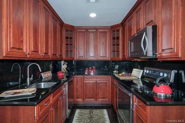 203 Adams Way in Sayville, NY - Building Photo - Building Photo