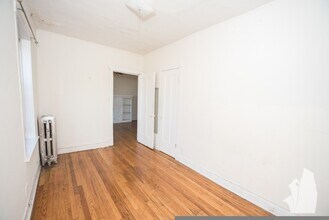 2604 W Gunnison St, Unit 2 in Chicago, IL - Foto de edificio - Building Photo