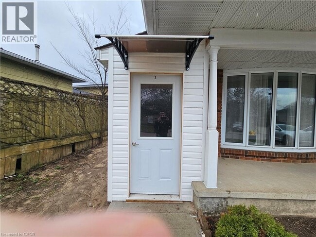 102 Calmcrest Dr in Kitchener, ON - Building Photo - Building Photo