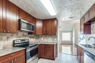 7614 Lemma Dr in Houston, TX - Building Photo - Building Photo