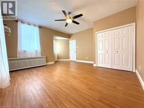 221 Ahrens St W in Kitchener, ON - Building Photo - Building Photo