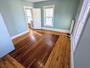 56 Rackleff St, Unit 2 in Portland, ME - Building Photo - Building Photo