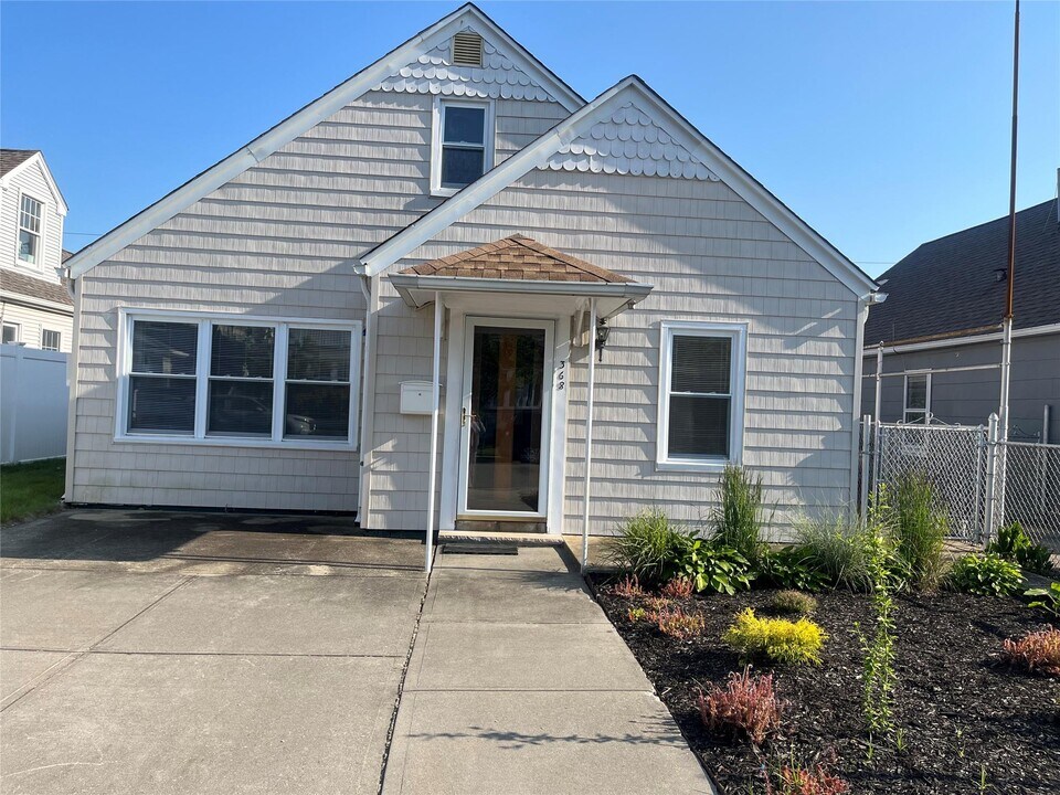 368 W Fulton St in Long Beach, NY - Building Photo