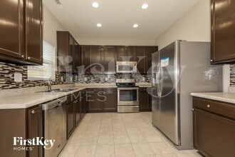 1022 Yellow Bee Rd in Indian Trail, NC - Foto de edificio - Building Photo