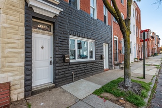 1736 Light St, Unit B in Baltimore, MD - Foto de edificio - Building Photo