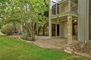 149 World of Tennis Sq in Lakeway, TX - Building Photo