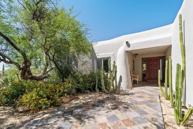 1816 E Eagle Claw Dr in Carefree, AZ - Building Photo - Building Photo