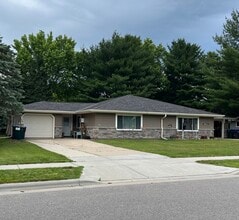 318 Green Meadow Dr in Wautoma, WI - Building Photo - Building Photo