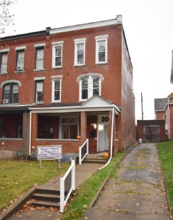 306 S Pacific Ave in Pittsburgh, PA - Building Photo