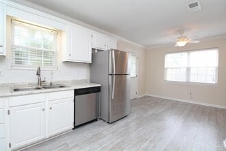 3214 Clemson Rd in Gulf Breeze, FL - Foto de edificio - Building Photo