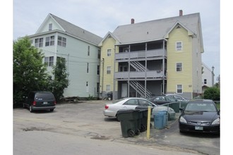 131-135 Spruce St in Manchester, NH - Foto de edificio - Building Photo