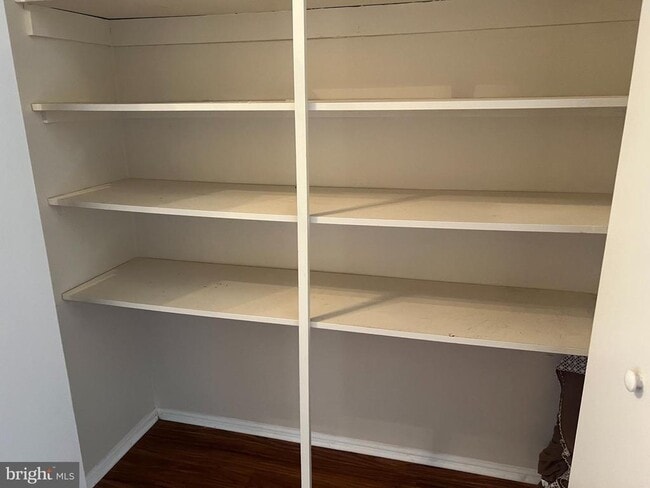 property at 17 Banbury Ct