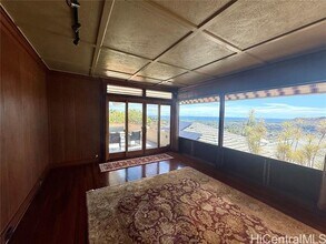3765 Manini Way in Honolulu, HI - Building Photo - Building Photo