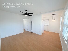 1922 S Tremont St in Oceanside, CA - Building Photo - Building Photo