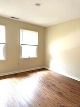 25 Old Turnpike Rd, Unit Building 25 16 in Southington, CT - Building Photo - Building Photo