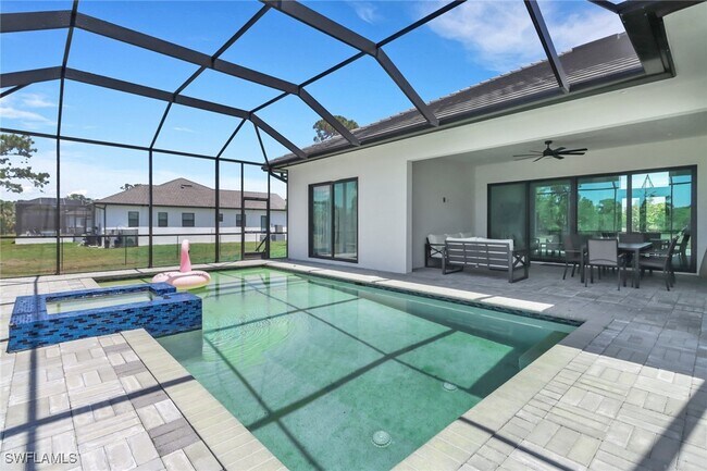 687 23rd St SW in Naples, FL - Building Photo - Building Photo