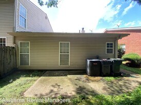 148 Hayesbury Ct in Pelham, AL - Foto de edificio - Building Photo