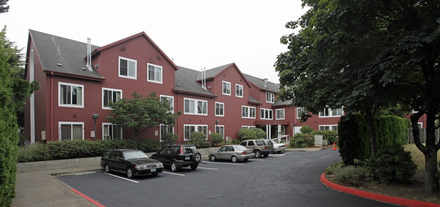 Summer Run Apartments in Portland, OR - Building Photo