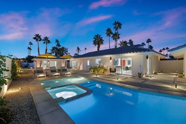property at 945 N Buttonwillow Cir