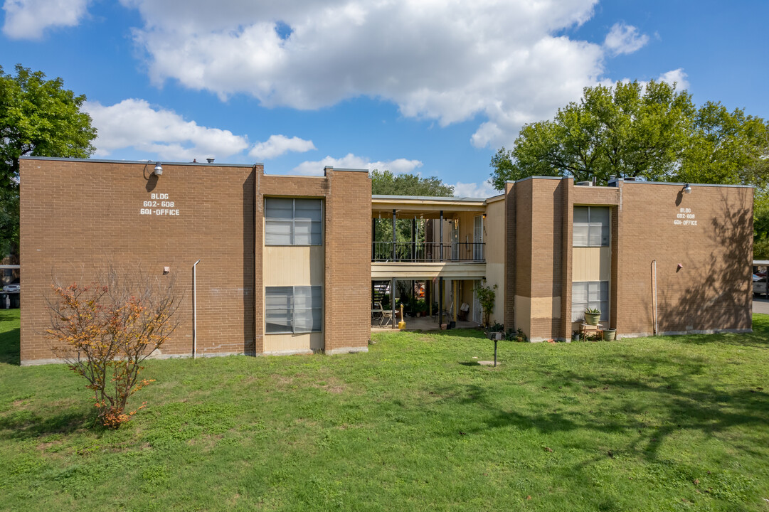 Riverview Apartments in San Marcos, TX - Building Photo