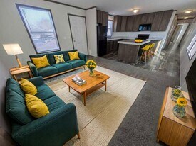 16151 Notre Dame St in Clinton Township, MI - Building Photo