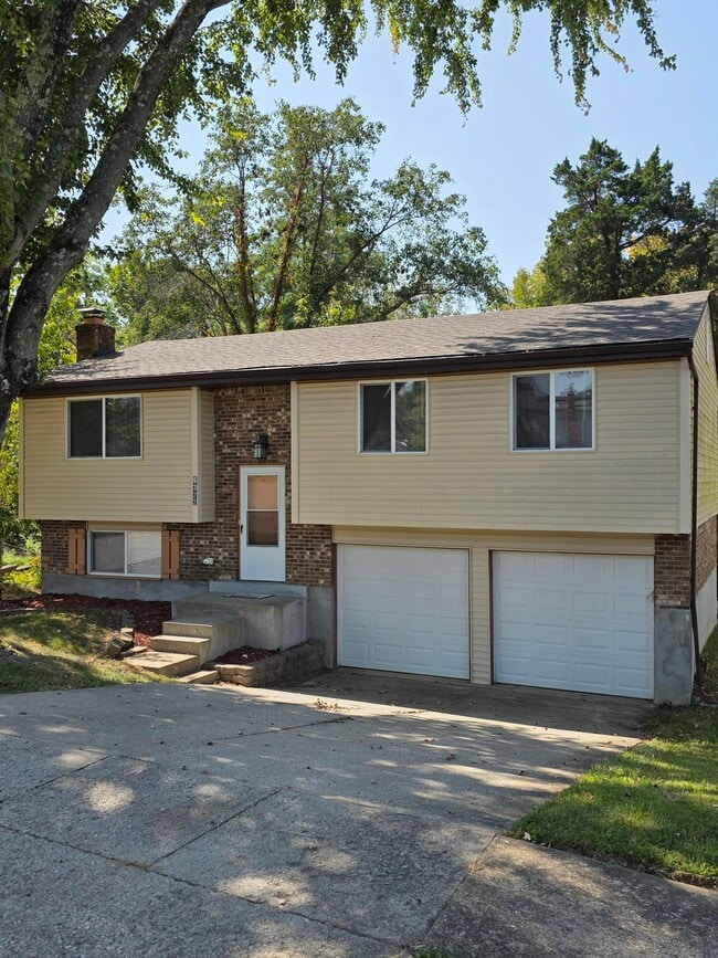 6322 May Pen Rd in Louisville, KY - Foto de edificio - Building Photo