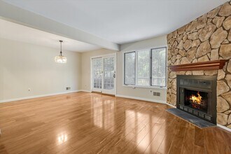 83 Patriots Rd in Morris Plains, NJ - Building Photo - Building Photo