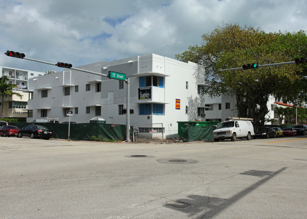 Alexandria Apartments in Miami Beach, FL - Building Photo