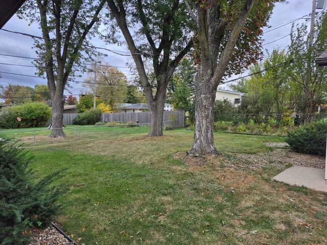 2230 Evergreen St NE in Cedar Rapids, IA - Building Photo - Building Photo